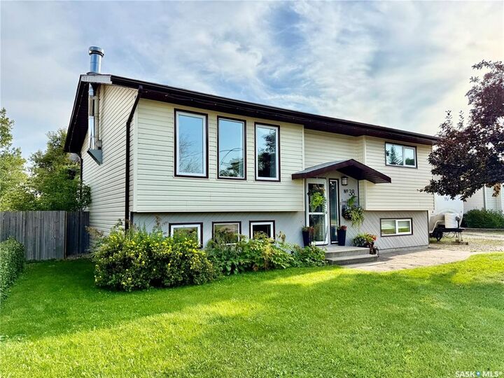 Property Photo: 38 Howard Crescent SK S0K 2M0