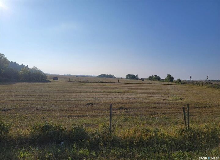 Property Photo:  101 W Entrance Road  SK S0K 4L0 