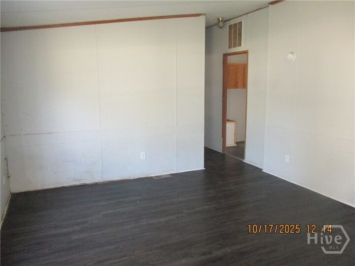 Property Photo: 147 Barn Road Circle GA 31545