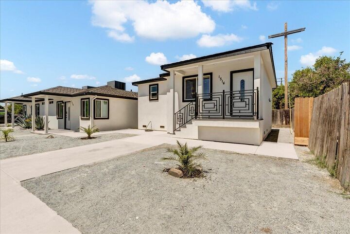1518 W Grove Avenue  Visalia CA 93291 photo