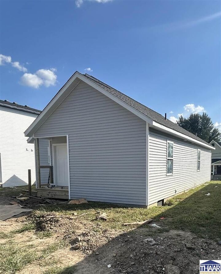 Property Photo: 316 E Washington Street IN 47882