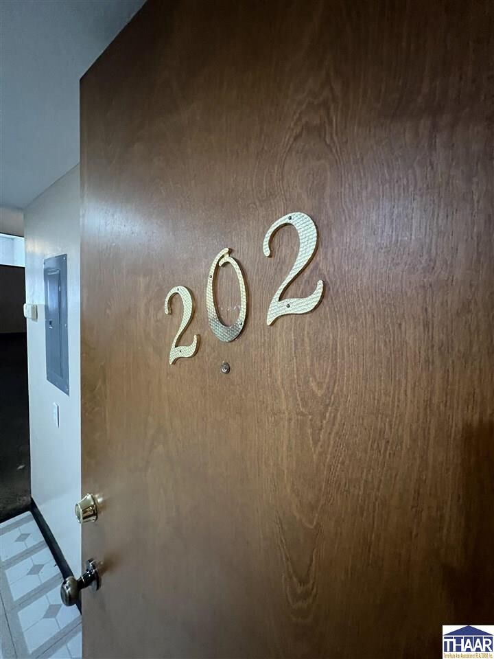 Property Photo: 5 S 5th Street Apt 202 IN 47807