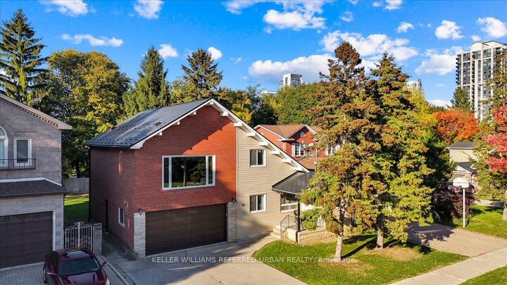 Photo de la propriété: 116 Burnett Avenue ON M2N 1V5