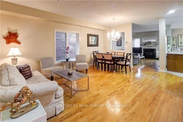 Photo de la propriété:  146 Peninsula Crescent  ON L4S 1X9 