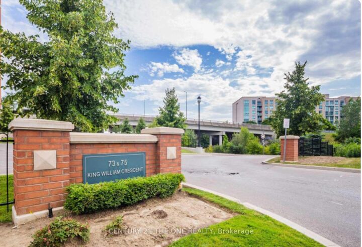Property Photo:  73 King William Crescent Lph 10  ON L4B 0C2