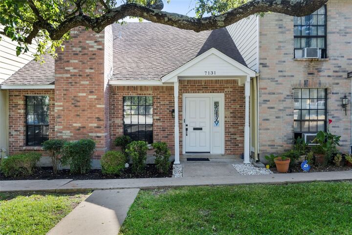 Property Photo: 7131 Chimney Corners TX 78731