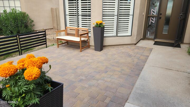 Property Photo: 11809 N 40th Place AZ 85028