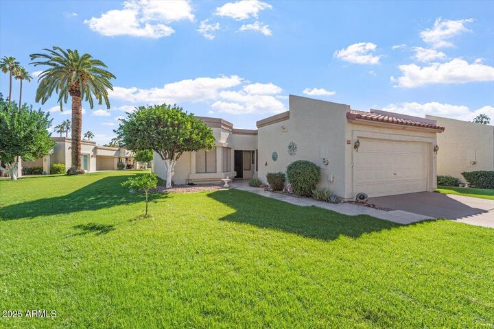 Property Photo: 633 S Saguaro Way AZ 85208