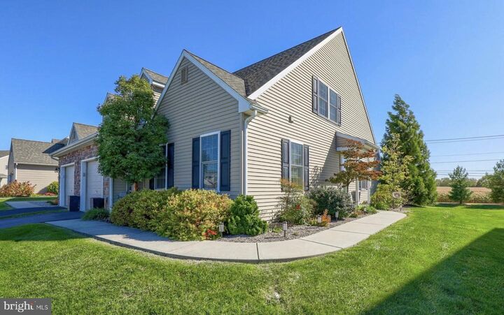 Property Photo: 587 Farmview Lane PA 17552