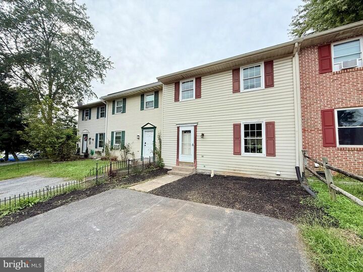 157 Stone House Lane  Columbia PA 17512 photo