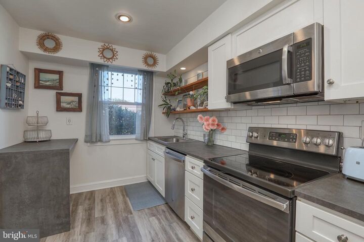 Property Photo:  500 E Lancaster Avenue 126-A  PA 19087 