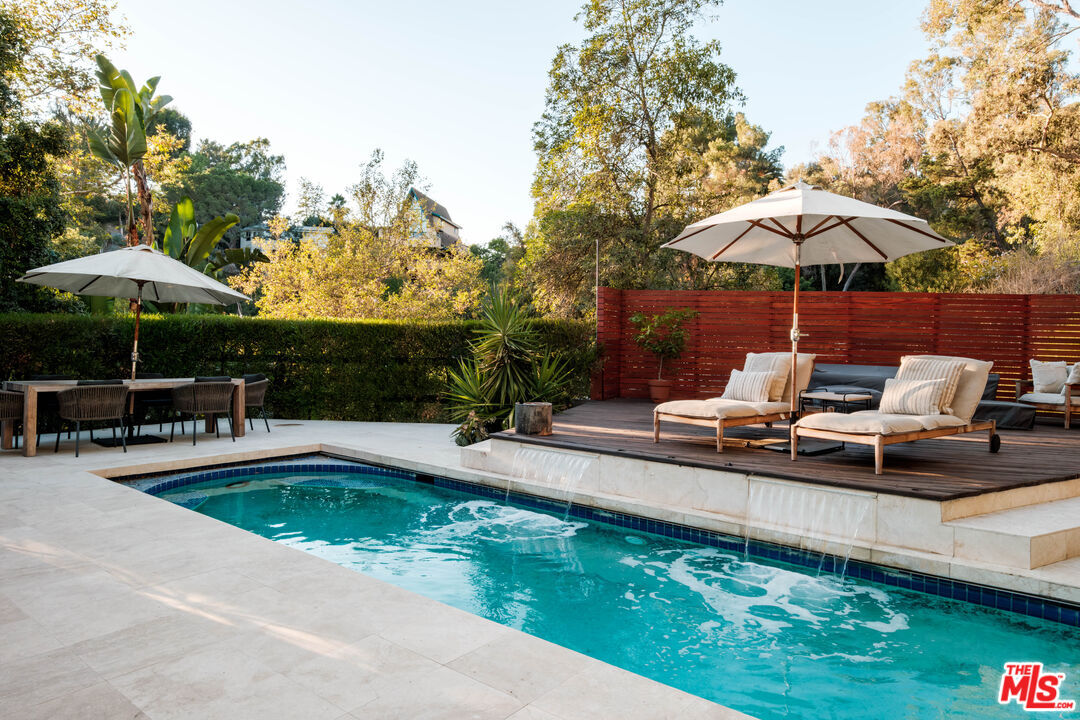 Property Photo:  7963 Willow Glen Rd  CA 90046 