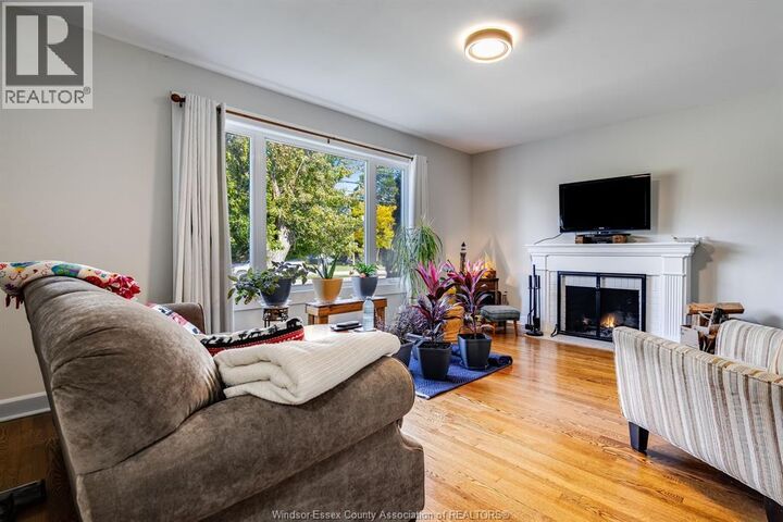 Property Photo:  6245 Wyandotte Street East  ON N8S 1N5