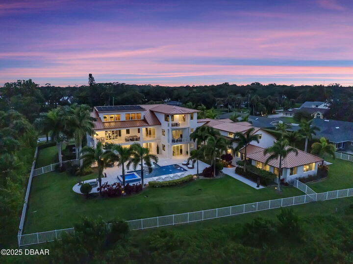 Property Photo:  1511 S Riverside Drive  FL 32168 