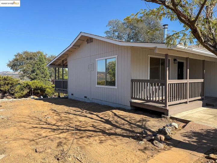 Property Photo:  3571 Signal Hill Trl  CA 95228