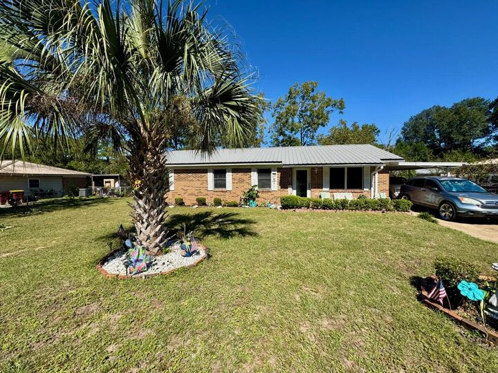 Property Photo: 112 Oglesby Avenue FL 32536