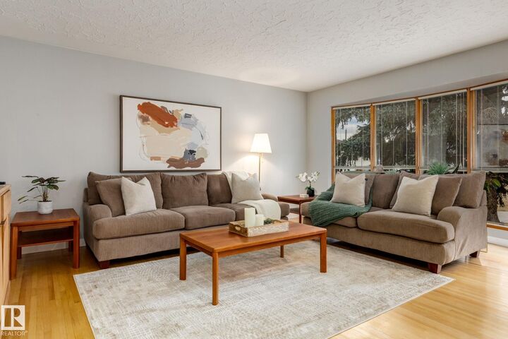 Property Photo:  9324 161 Street NW  AB T5R 2L4 