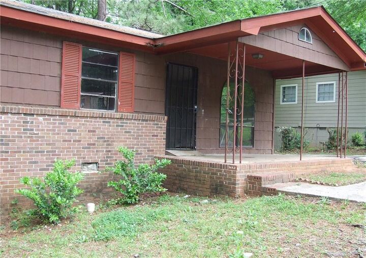 Property Photo: 6154 Green Acres Drive SW GA 30014