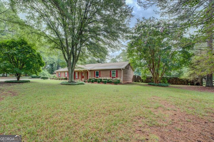 Property Photo:  95 Dixie Trail  GA 30014