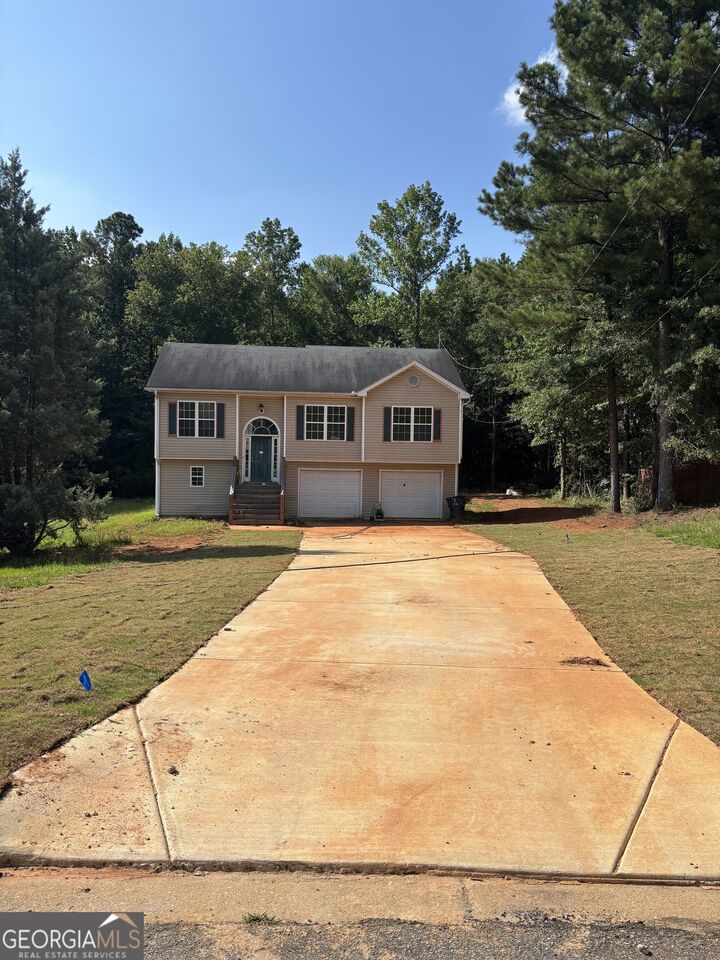 Property Photo:  142 Longstreet Circle  GA 30054