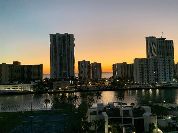 Property Photo:  1000 Parkview Dr 1030  FL 33009