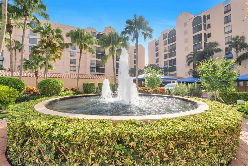 Property Photo: 7178 Promenade Dr 202 FL 33433