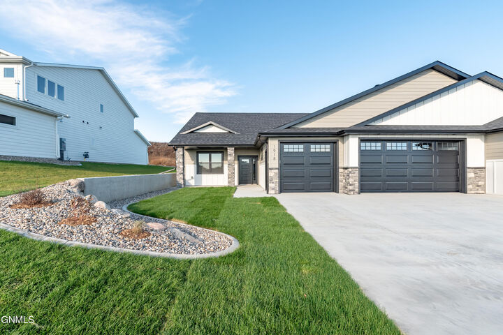 Property Photo:  1918 Prairie Hawk Drive  ND 58503