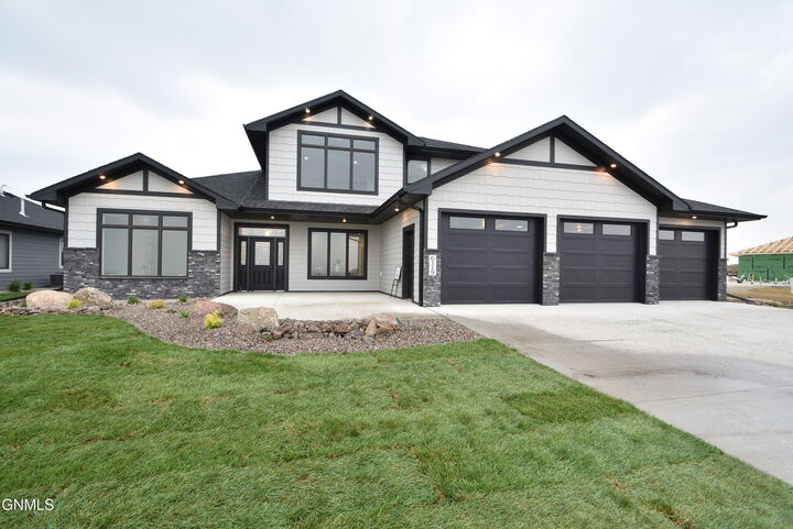 6119 Crested Butte Road  Bismarck ND 58503 photo