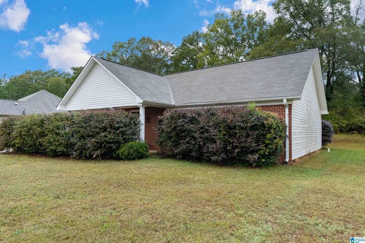 Property Photo:  172 Elm Way  AL 35096