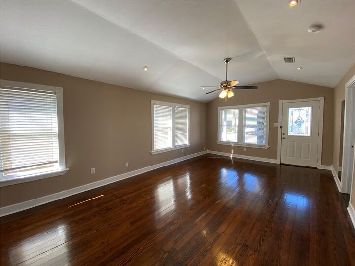 Property Photo:  1114 E 27th Street  TX 77009