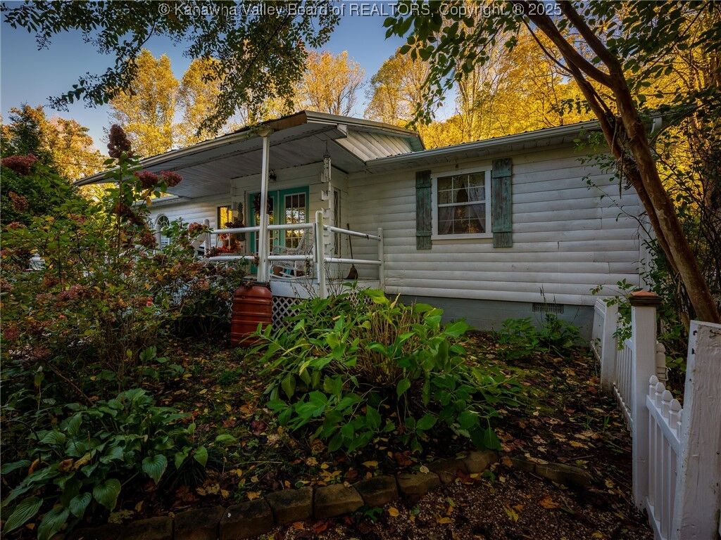 Property Photo:  103 Chesnut Drive  WV 25154