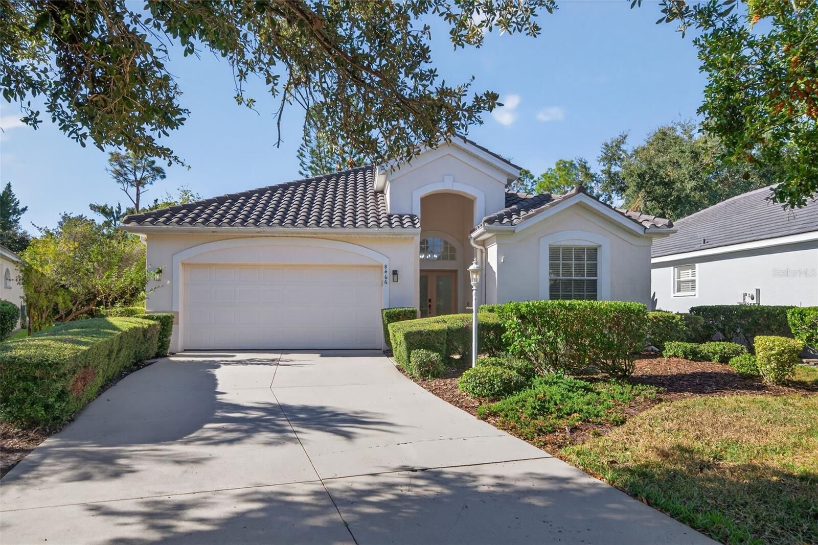 Property Photo: 8466 Idlewood Court FL 34202