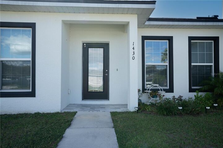Property Photo: 1430 Tern Court FL 34759