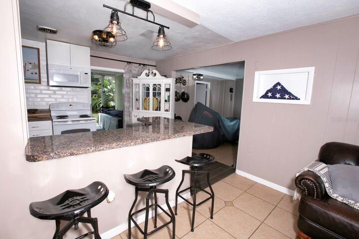 Property Photo: 1915 27th Avenue W FL 34205
