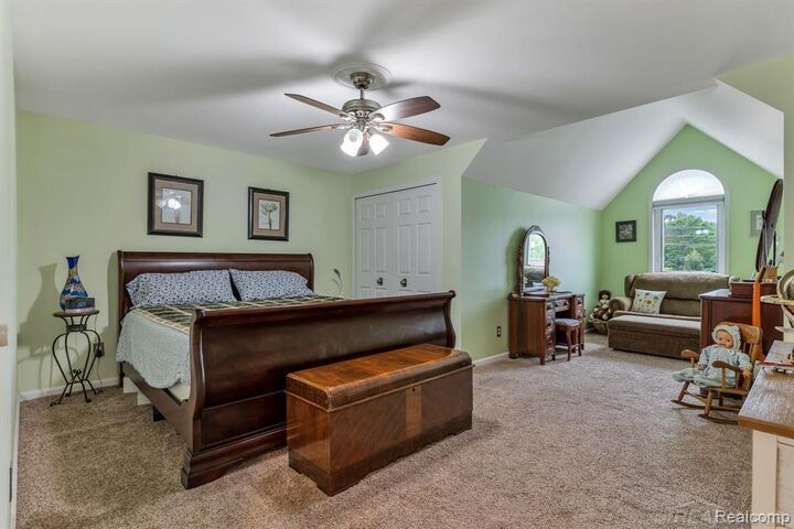 Property Photo: 3432 Loon Lake Court MI 48329