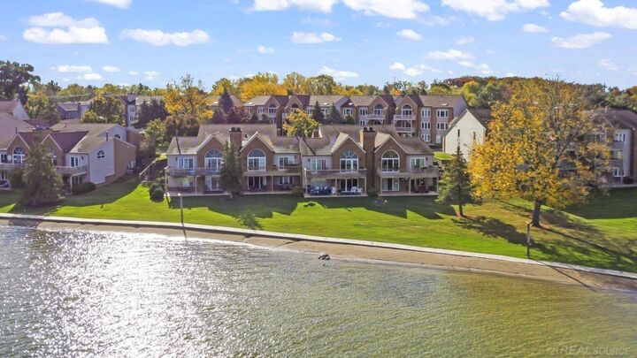 Property Photo:  3432 Loon Lake Court  MI 48329 