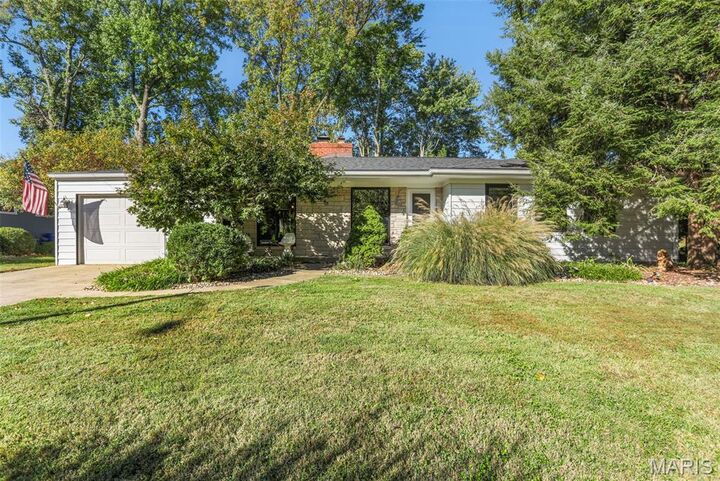 Property Photo: 441 Buena Vista Street IL 62025