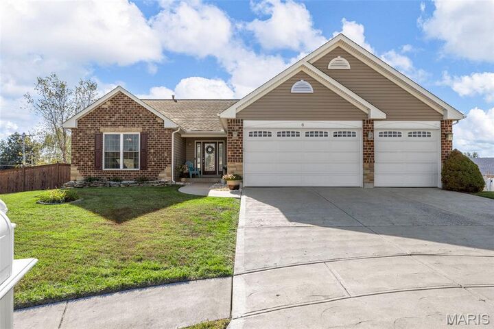 6 Shadow Pointe Court  Wentzville MO 63385 photo