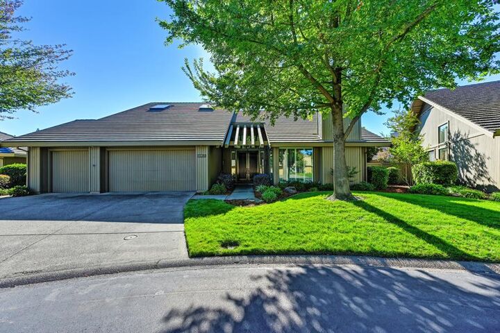 Property Photo:  11453 Huntington Village Lane  CA 95670