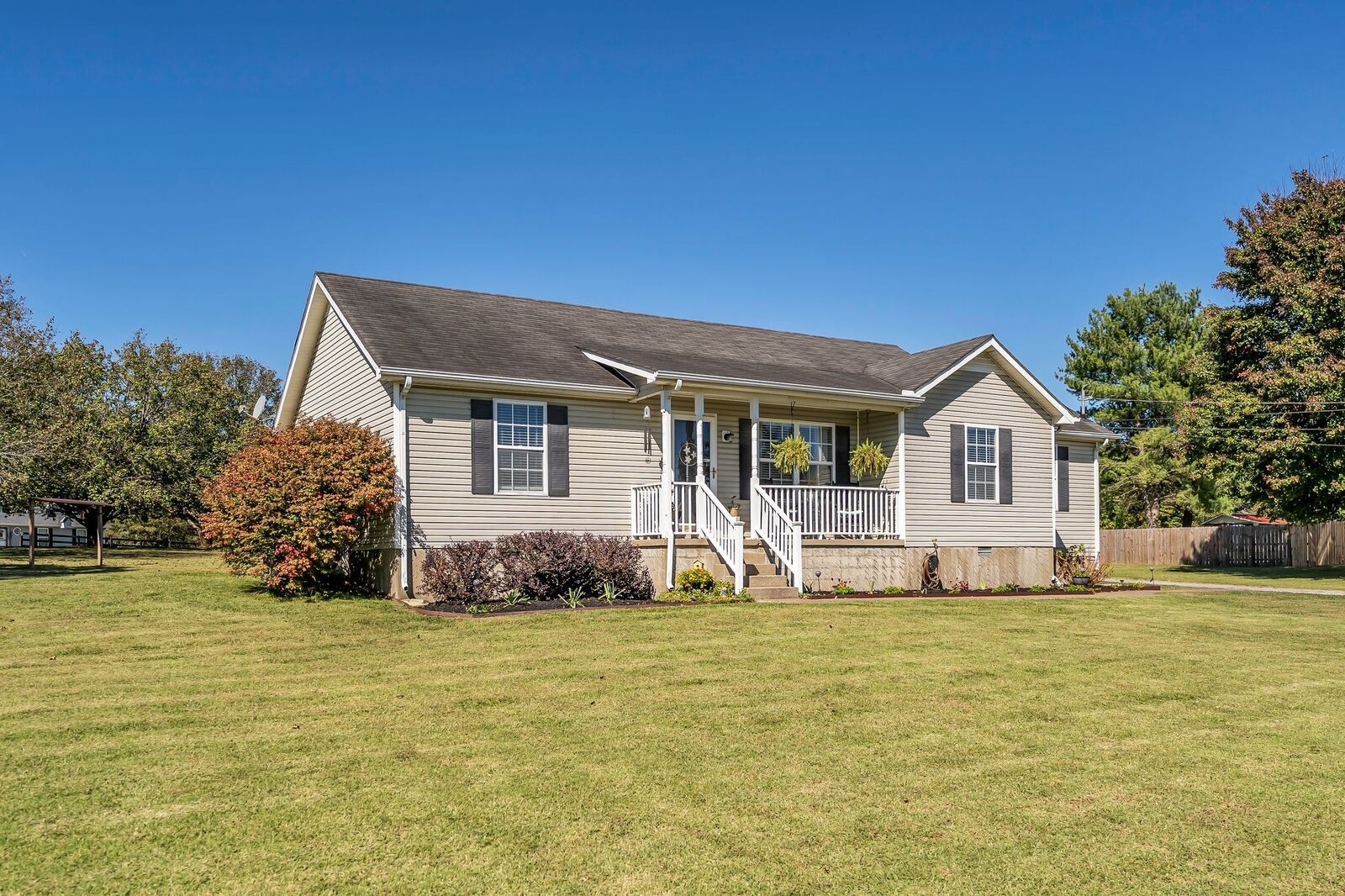 Property Photo: 105 Dominic Cir TN 37130