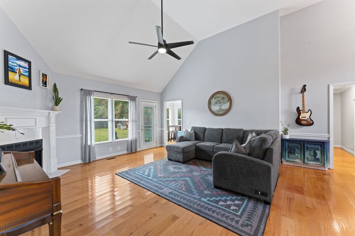 Property Photo:  2511 Colfax Dr  TN 37129 