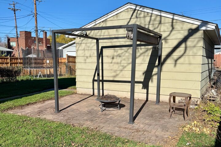 Property Photo:  1559 Almond Avenue  MN 55108 