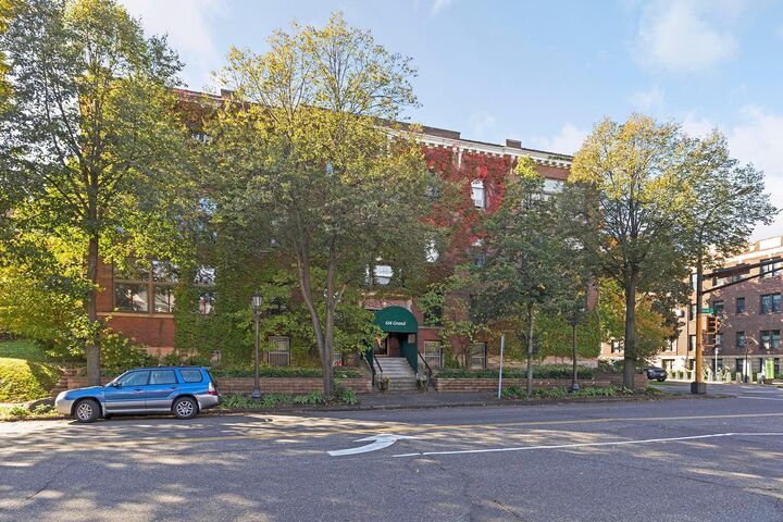 Property Photo:  614 Grand Avenue 3ee  MN 55102