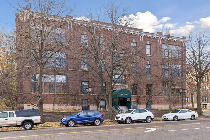 Property Photo:  614 Grand Avenue 3ee  MN 55102 