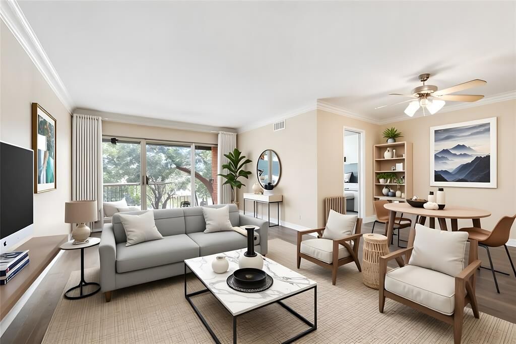 Photo de la propriété:  520 E Avenue J C  TX 75050 