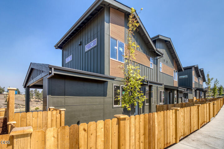 Property Photo: 894 SE Aquila Drive OR 97741