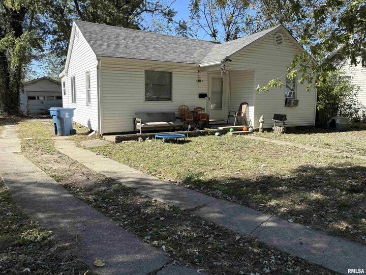 Property Photo:  1210 S Hickory Street  IL 62801 