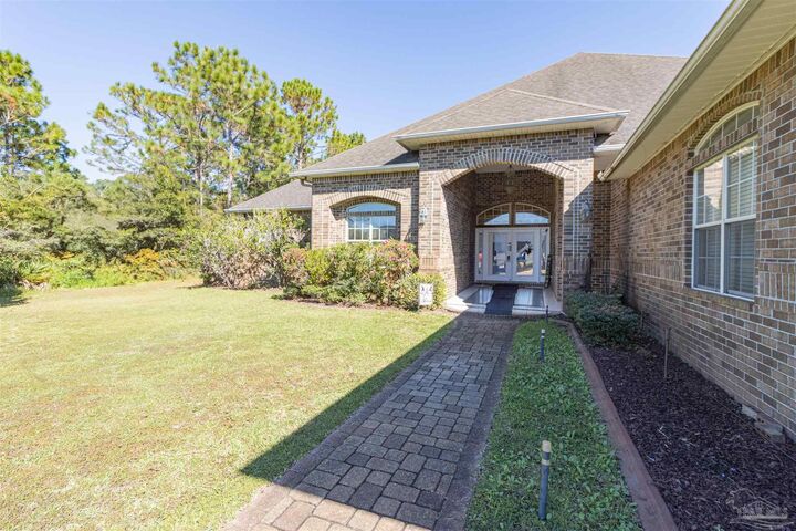 Property Photo: 2628 Holley Club Dr FL 32566