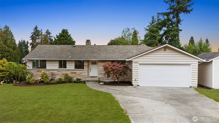 Property Photo: 20314 N Park Avenue N WA 98133