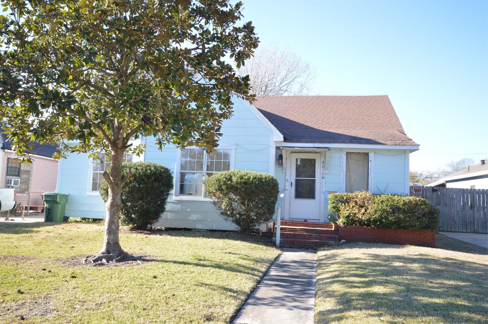 Property Photo:  4015 Lakeshore Drive  TX 77642 